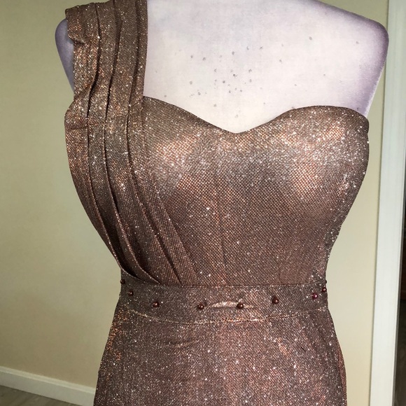 Gold glitter high slit gown - Picture 7 of 8